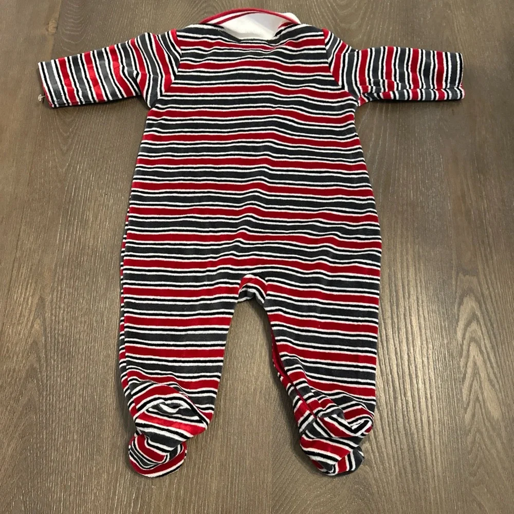 Disney Winnie The Pooh Classic Pooh Sleeper Button Up‎ Velour 3 Months